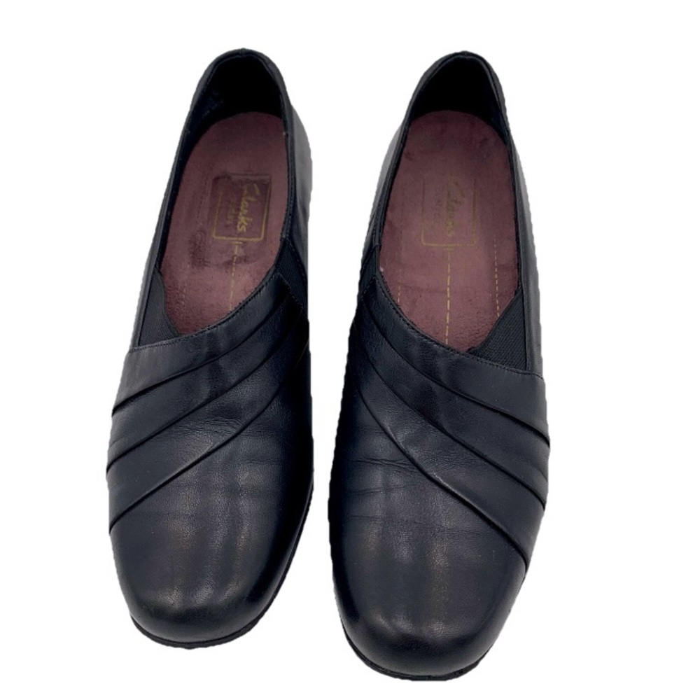 Clarks Dress Shoes Heel Black Leather Women 8N NARROW Work Classic Goth Academia